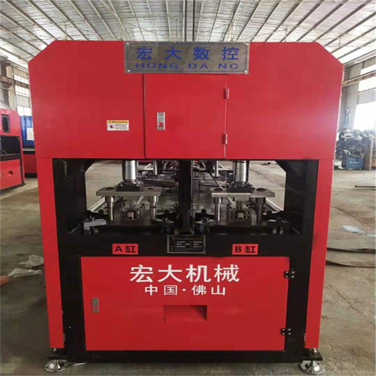 四川乐山角钢数控冲孔载断机 角钢数控冲切机器厂家+咨询热线宏大机械