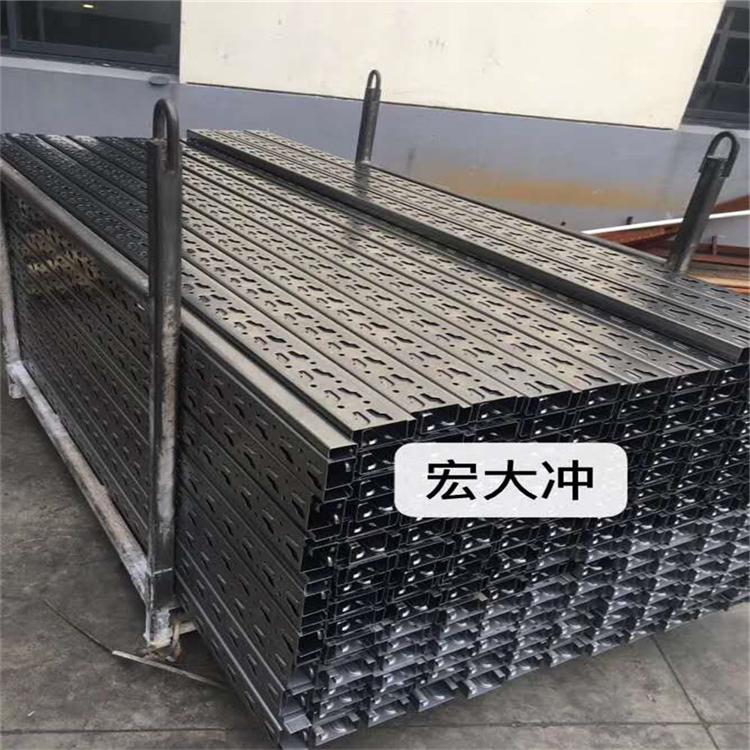 四川乐山角钢数控冲孔载断机 角钢数控冲切机器厂家+咨询热线宏大机械