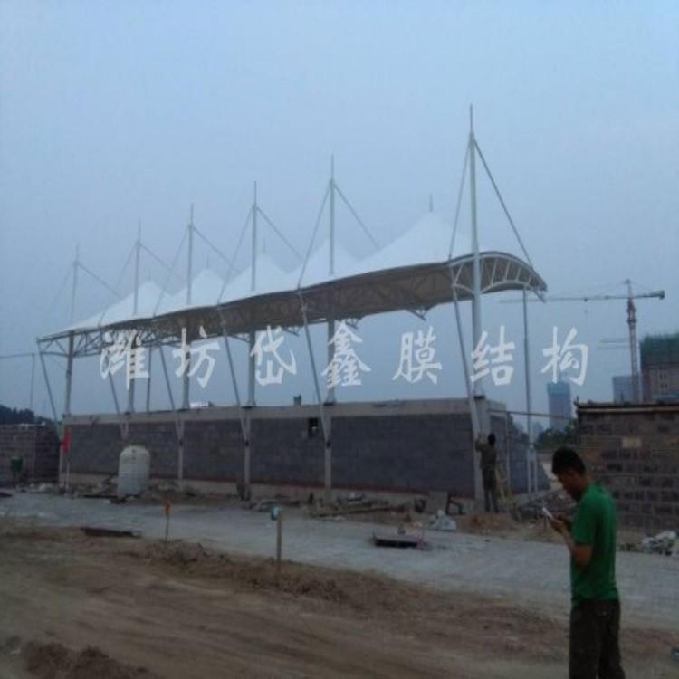 充气膜结构 出入口膜结构 大跨度膜结构 大型膜结构 单位膜结构车棚 顶棚膜结构 张拉膜车棚