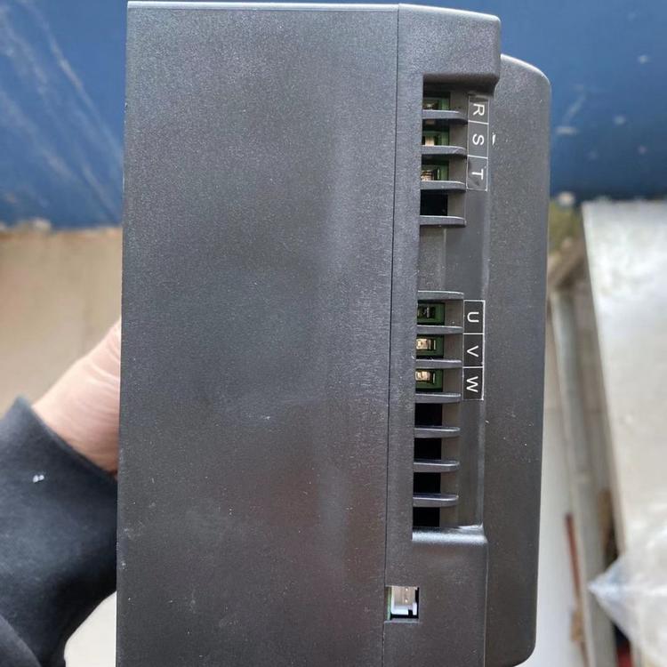 厂家直供变频器  1.5KW风机变频调速控制器 型号可选