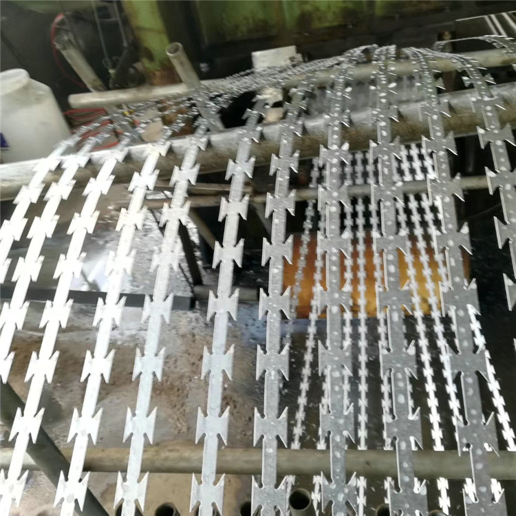 飞腾 监狱机场防盗铁丝网 刺丝护栏网 供应定做