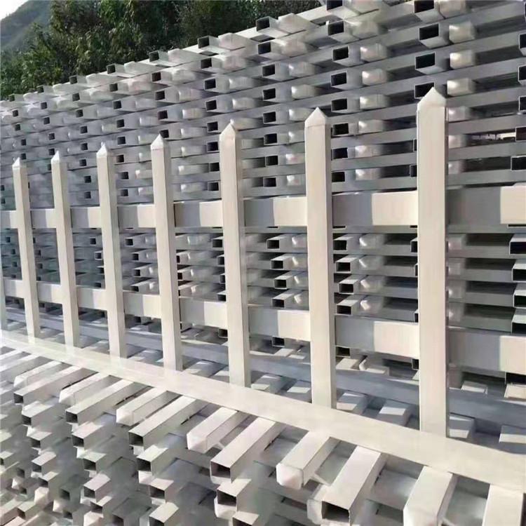 草坪护栏 n型锌钢草坪护栏 现货供应园林绿化带草坪围栏 塑钢草坪栅栏