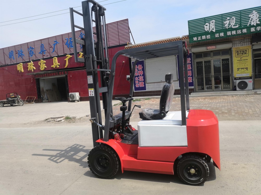 厂家直销四轮座驾式电动叉车2吨小型液压堆高车1吨前移式升降车