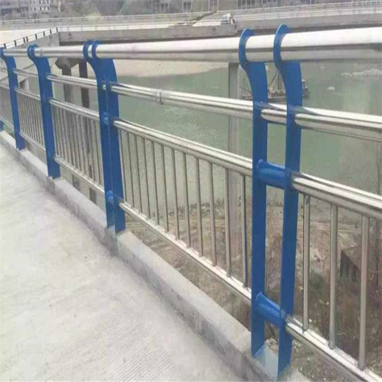 厂家定制桥梁道路防撞护栏 高架桥防撞隔离护栏 喷塑镀锌护栏
