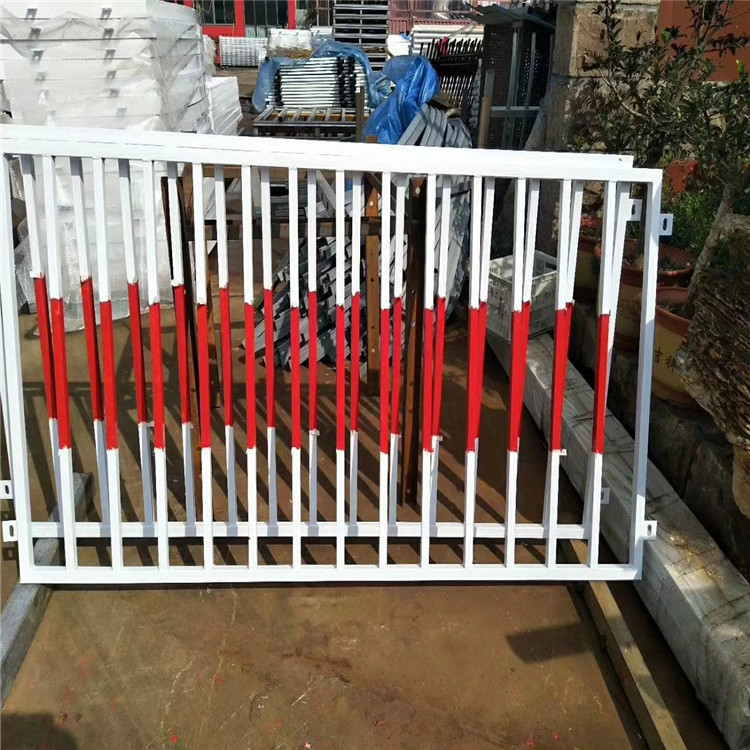 定制竖管基坑护栏 警示临边铁丝网 建筑道路隔离围栏 移动防护栏