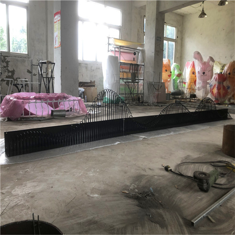 铁艺艺术栏杆,铁艺艺术展示架,铁艺艺术品加工厂家,四川铁艺艺术品价格