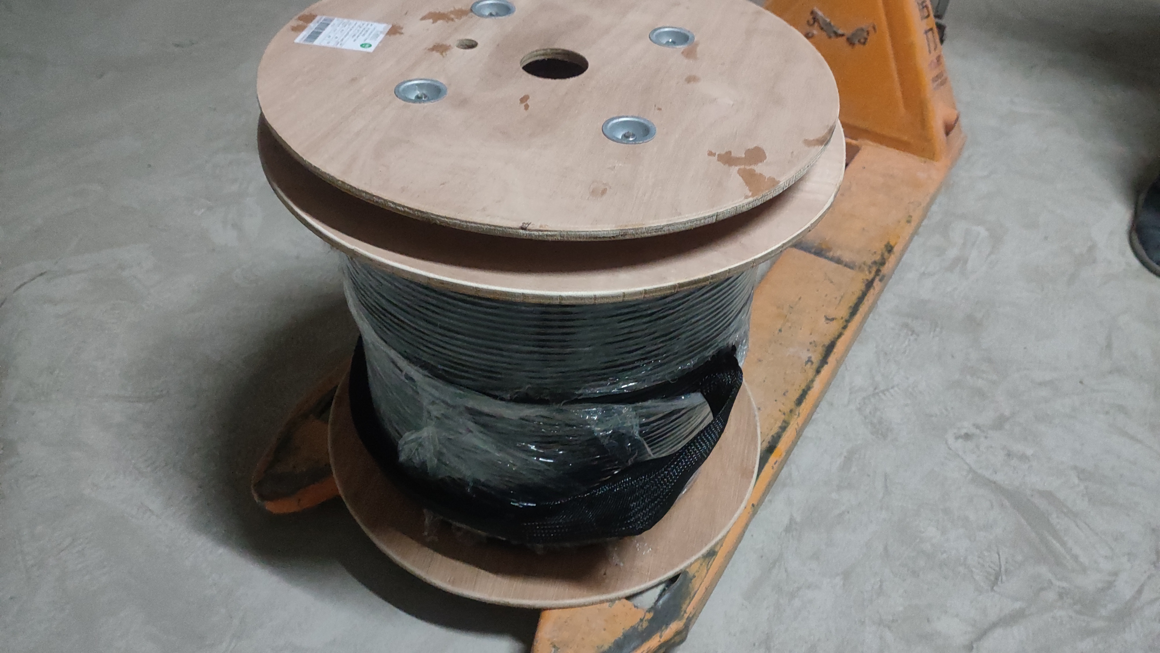 华为光跳线组件多通道光跳线-FastConnect MPOfemale/APC-FastConnect MPOfemale/APC-单模 400m-12芯-GYFXTY-12B6a.8mm-圆