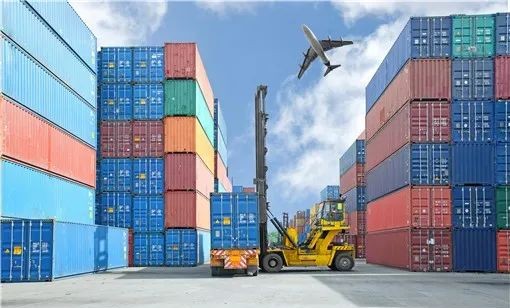 国际集装箱柜号的构成：四位字母+6位数字+1位校验码