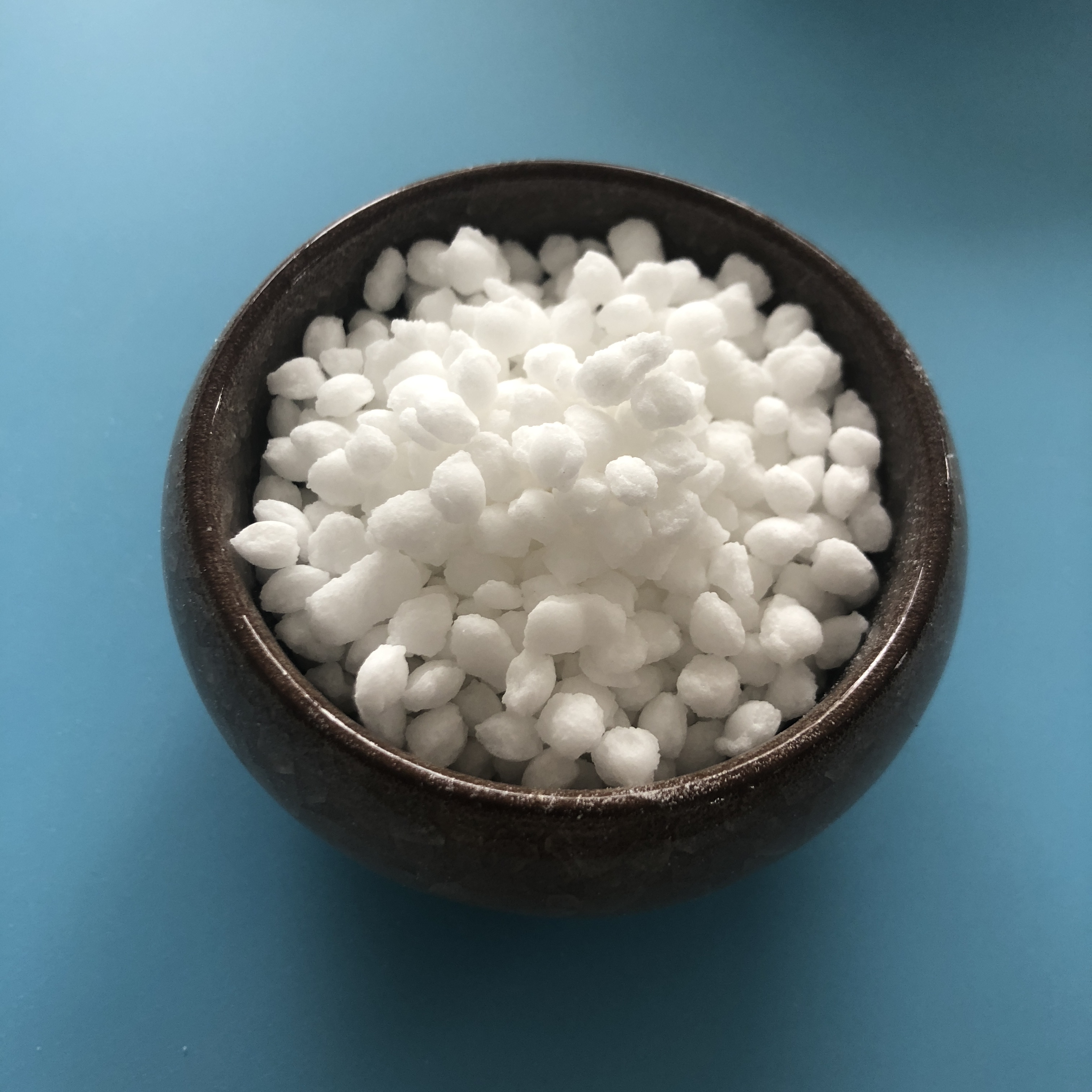 厂家供应颗粒状氯化铵 染色助剂用氯化铵 农作物肥料用氯化铵