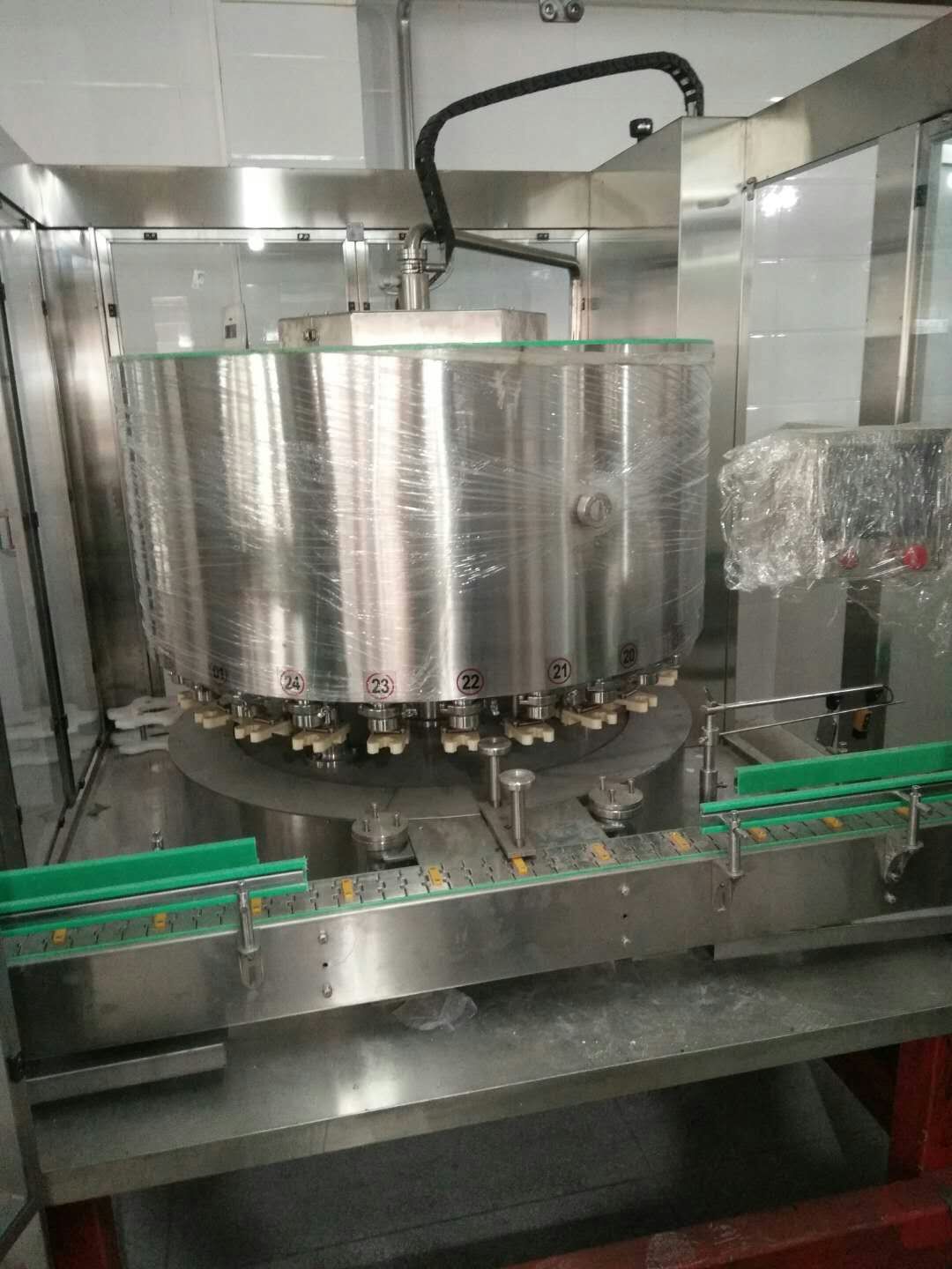黄酒灌装机 果汁饮料灌装机 酒水液体定量灌装机