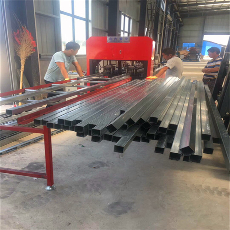 广东佛山爬架方管全自动打孔机 立柱货架自动送料机厂家请认准宏大机械