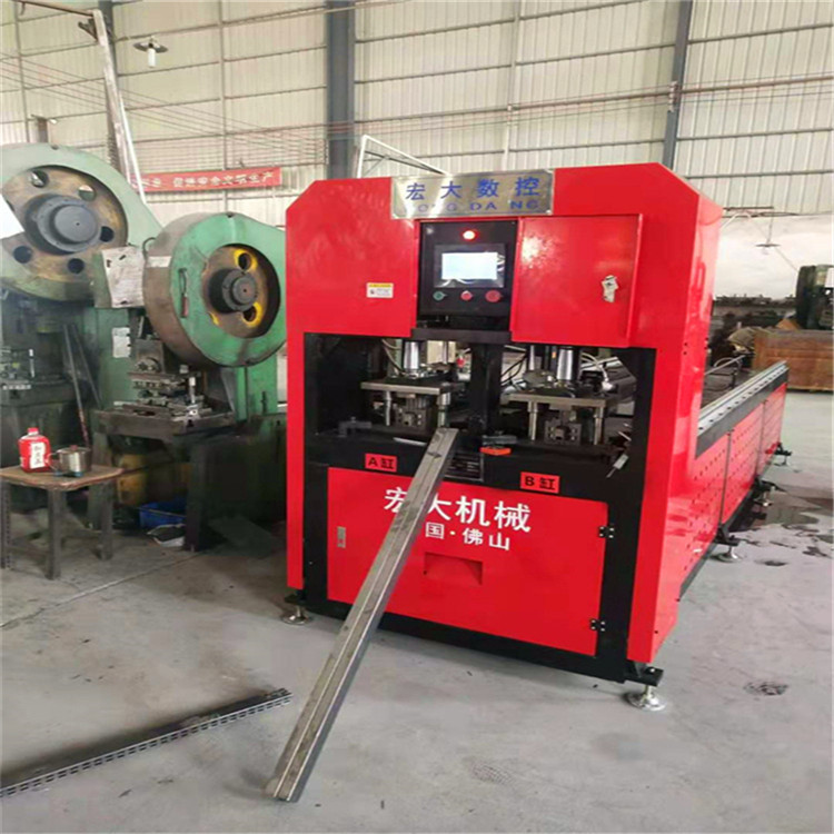 甘肃陇南C型钢货架自动冲孔机机器 超市货架自动冲孔机批发价宏大机械