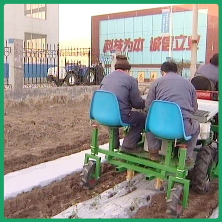 红薯栽苗机 华龙移栽机 移栽机定制 欢迎电话咨询