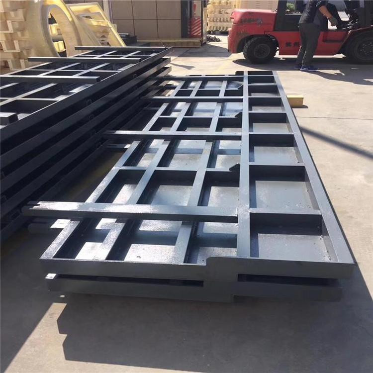 预制防撞墙钢模具 高铁防撞墙钢模具 混凝土现浇高速防撞墙钢模具 致宏