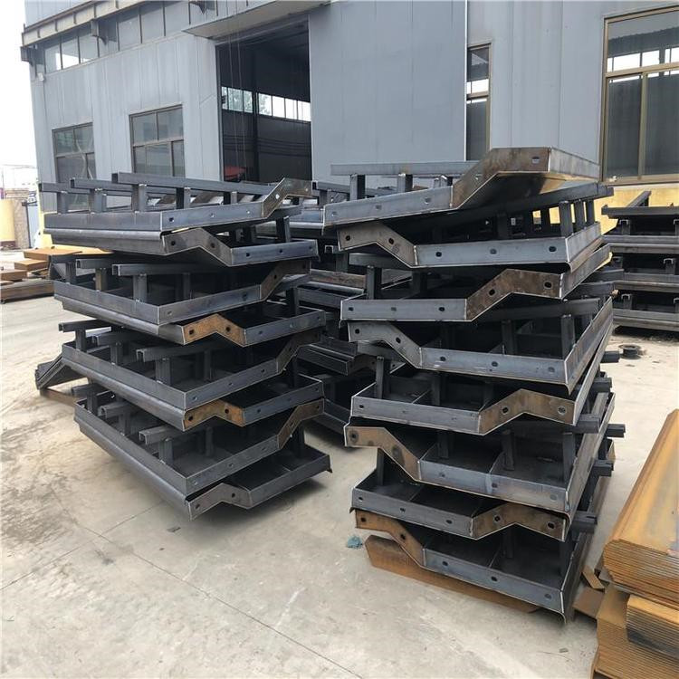 晋中 高速公路AB墙钢模具 防撞AB墙钢模具 水泥AB墙钢模具 致宏 型号齐全