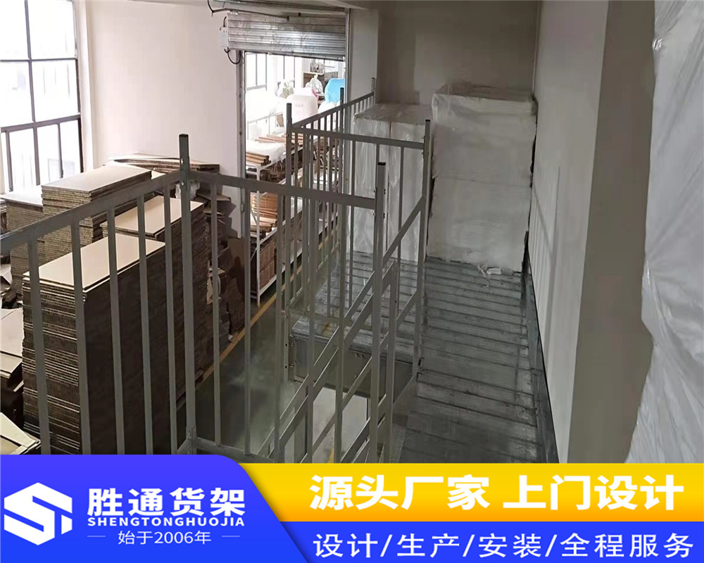 胜通仓库货架   仓库货架生产    库房圆管服装   挂衣架仓储货架   服装货架  移动式货架