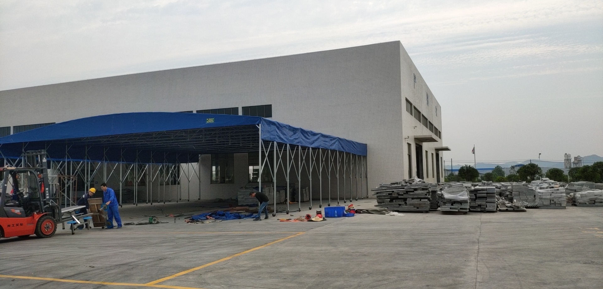 河北承德定制大型推拉蓬仓库挡雨棚伸缩式遮阳蓬户外收缩停车棚排档棚活动帐篷