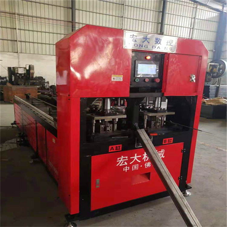 浙江衢州立柱货架数控冲床 双排孔货架自动冲孔机今日价格宏大机械