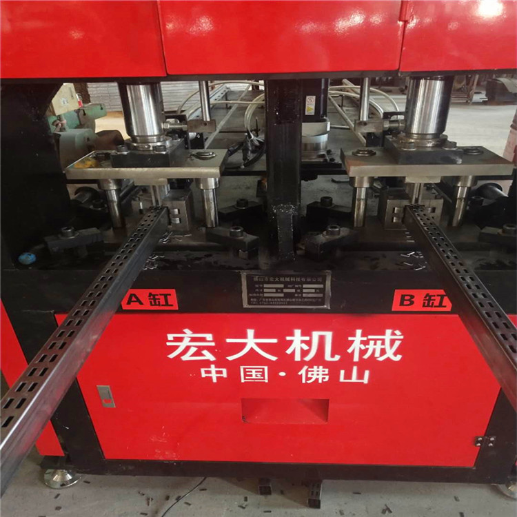 青海海西爬架全自动打孔机 货架全自动打孔机厂家服务周到宏大机械