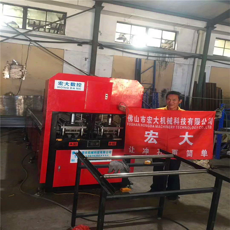 安徽芜湖双排孔货架自动冲孔机 铁方管全自动打孔机厂家+详细解读宏大机械