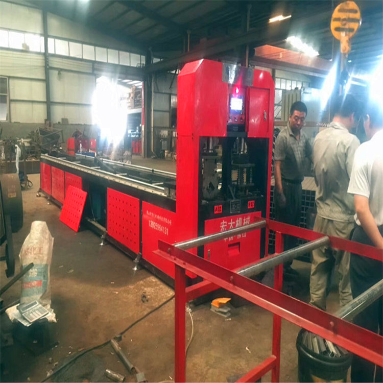 陕西商洛商场货架自动送料机 钢木龙骨自动冲床厂家批发价格宏大机械