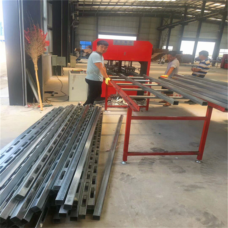 浙江衢州立柱货架数控冲床 双排孔货架自动冲孔机今日价格宏大机械