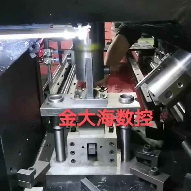 20实心方刚切断下料，简单快捷，效率高