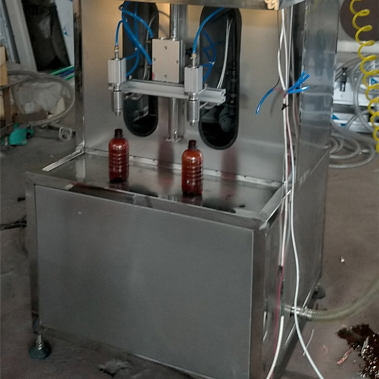 九巧全自动灌装机  食用油灌装机  操作简便，价格实在