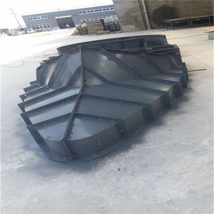 厂家直供致宏安全岛钢模具规格尺寸 曲师高速公路安全岛模具厂家