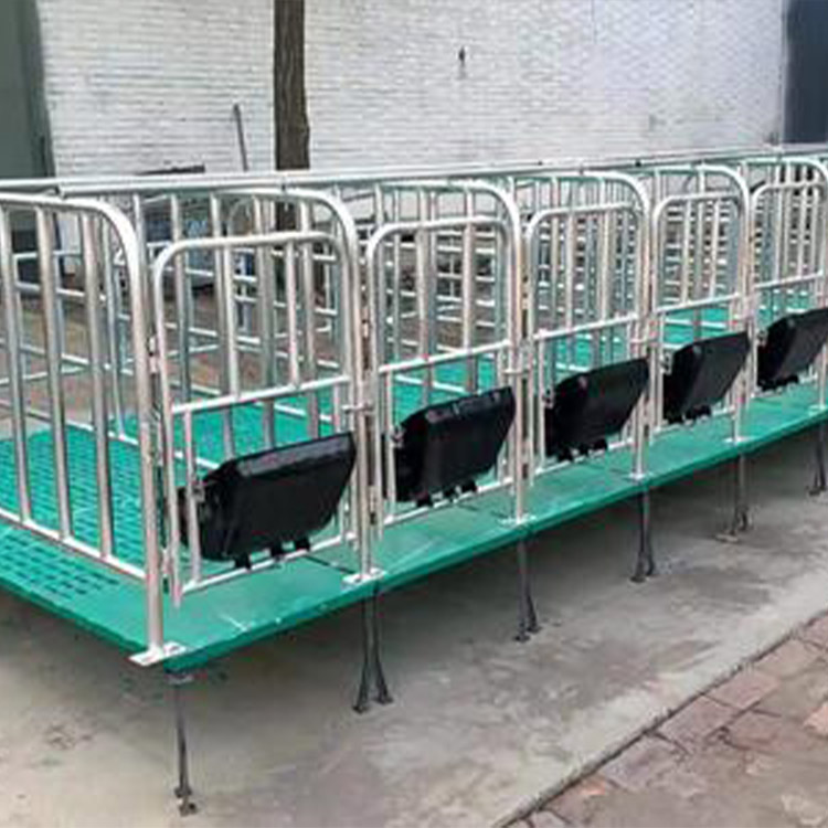 泊头金福临养猪设备有限公司生产批发水泥漏粪板