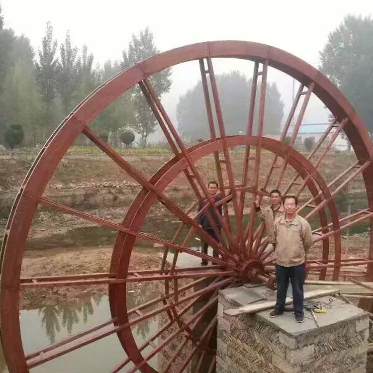 美亚防腐木水车供应 潍坊景观艺术装饰水车价格