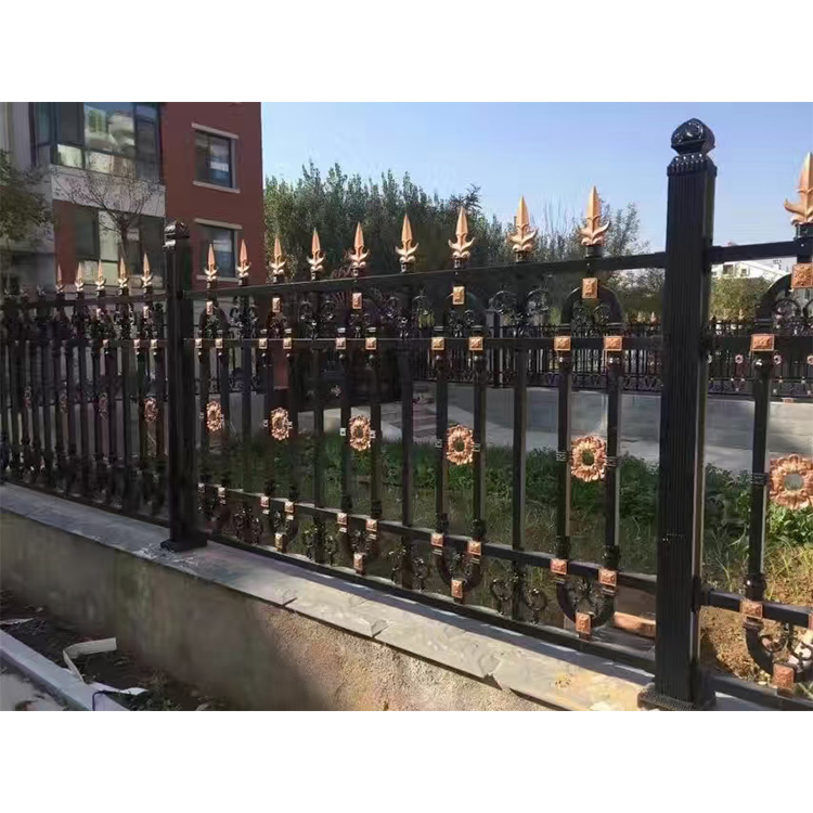 潍坊铝艺护栏 隆贸  阳台铝合金护栏  庭院铝艺护栏出售