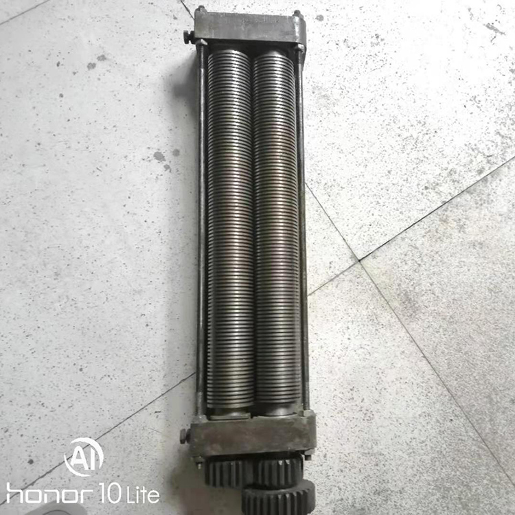 生产面条机挂面刀 压面机切面刀 精钢材质面条刀 型号齐全