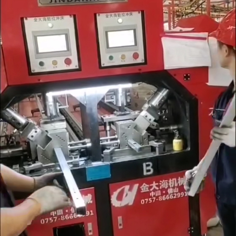 节能环保 高效精准 锌钢护栏，阳台栏杆