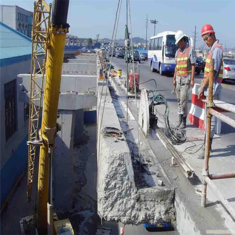 高速防护栏切割 防撞墙切割 剪力墙切割 施工团队