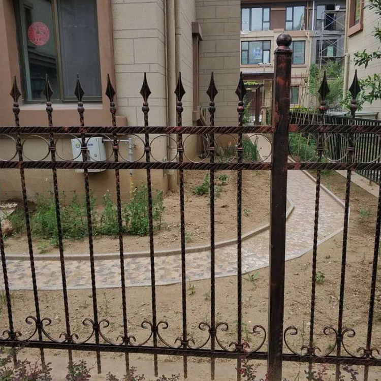 铁艺防护栏  小区铁艺护栏  铁艺栏杆加工