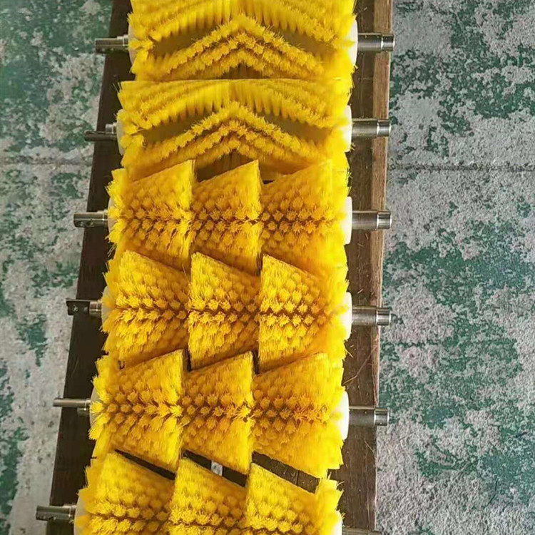 厂家供应 环卫清洁毛刷辊 塑料钢丝混合凹凸扫雪刷辊刷片