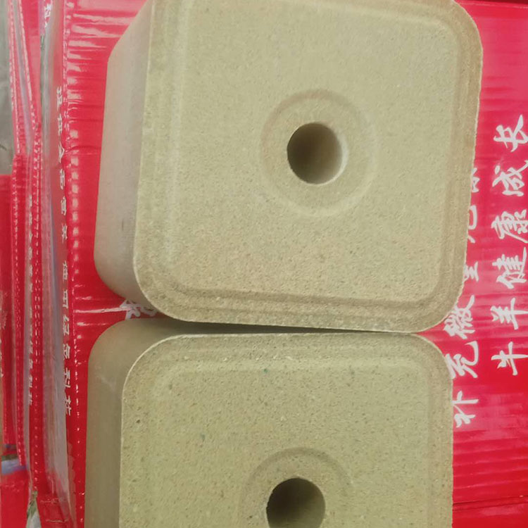焜昊供应 牛羊畜牧饲料舔砖 牛羊舔砖盐砖 牛羊舔砖 来电报价