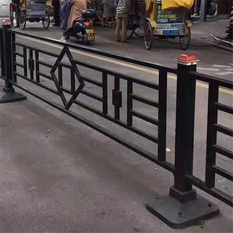 锌钢道路护栏 城市道路护栏 交通安全隔离栏