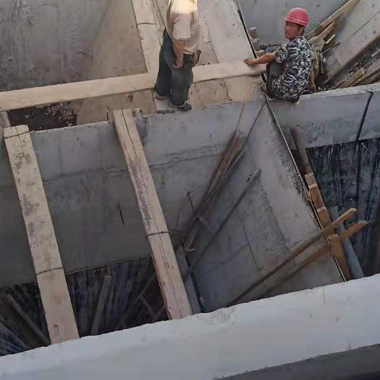 酸碱池玻璃钢防腐 承揽玻璃钢地面防腐 玻璃钢池子防腐 玻璃钢水泥池防腐