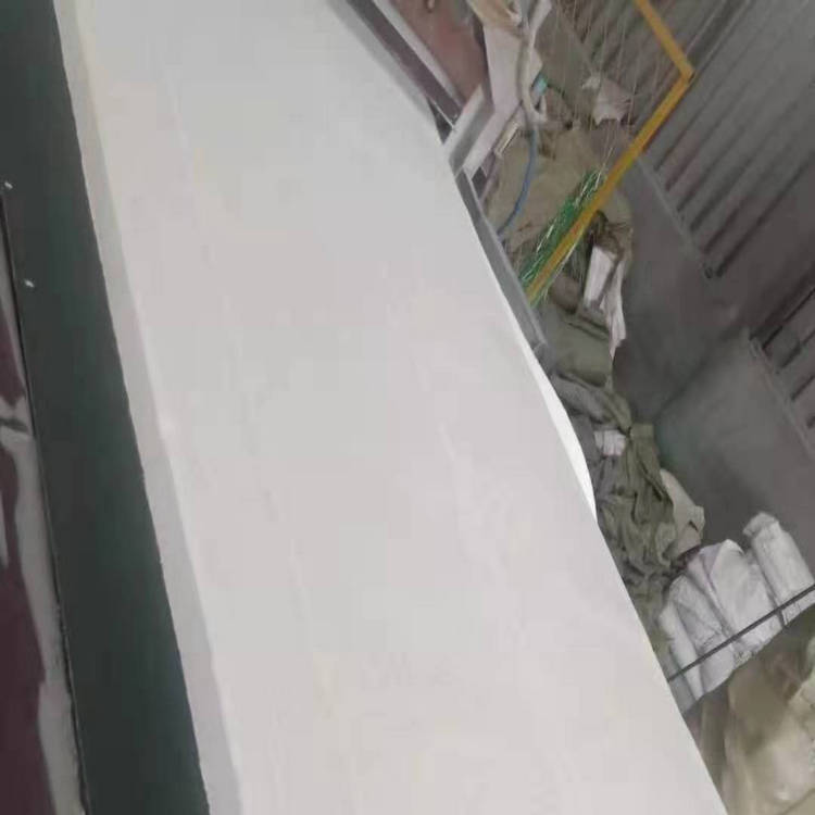 河北厂家大量供应各种硅酸铝针刺毯 耐高温高密度陶瓷纤维毯
