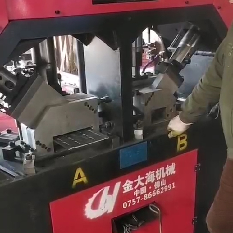 数控冲床，平板冲孔冲断一次完成