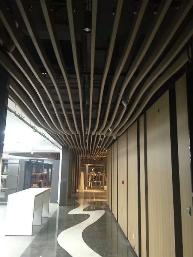 长期供应铝条扣天花  造型铝方通