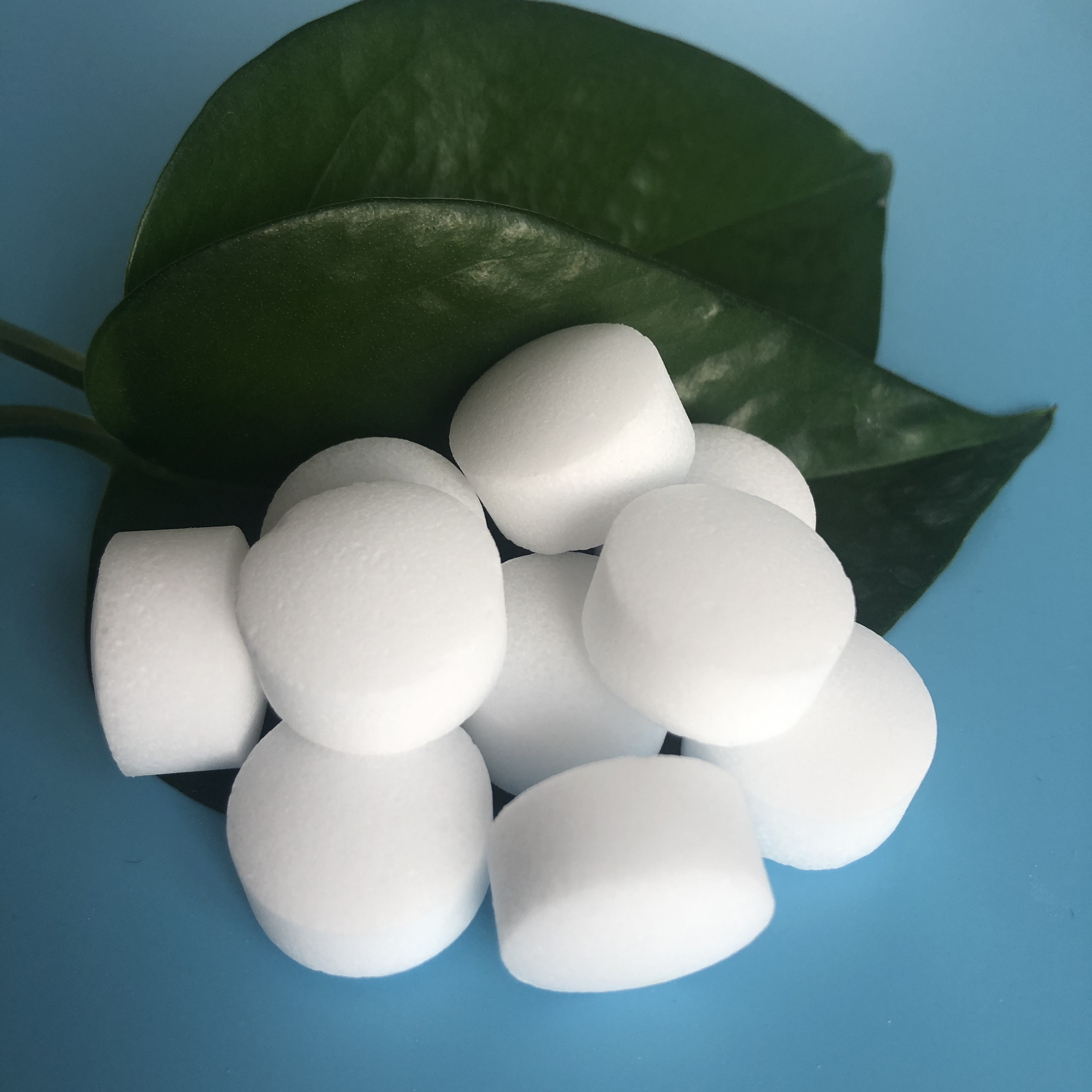 厂家供应工业级离子交换树脂再生剂 99含量软水盐 软水设备用软水盐