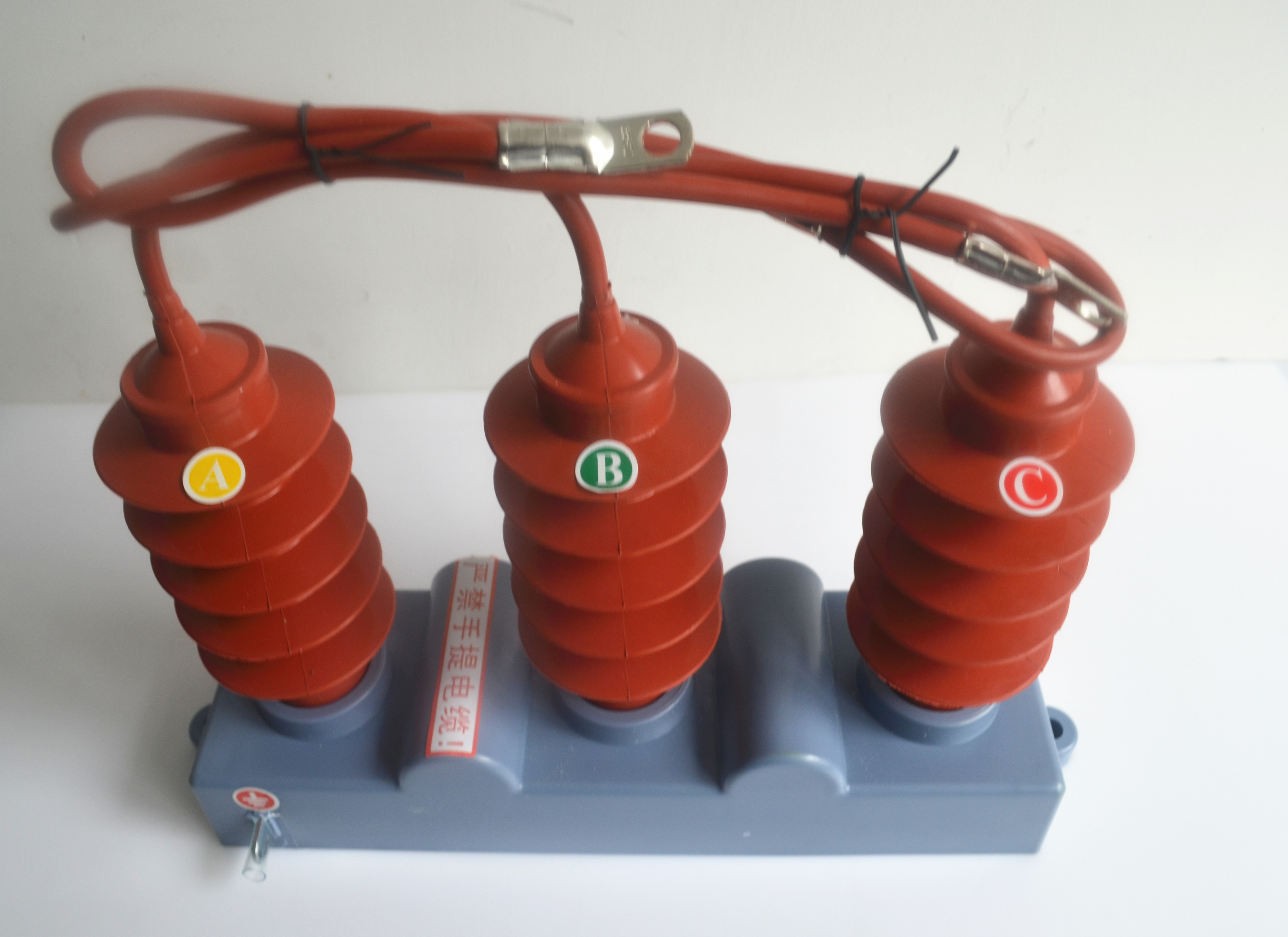 过电压保护器 YHPB三相式组合过电压保护器 保护器精选厂家