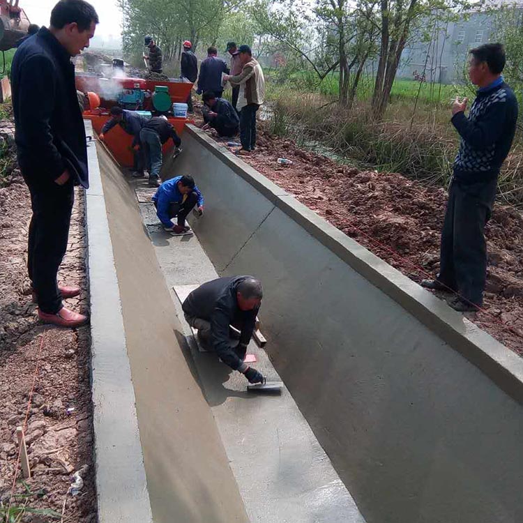 水沟一次成型机  u型渠道衬砌机 华水 水渠成型机厂家货源