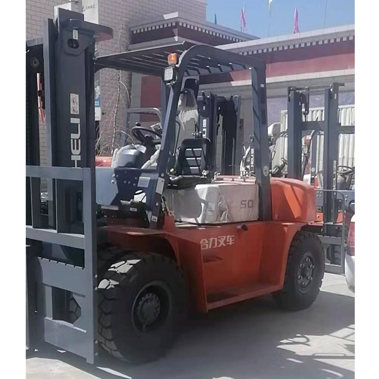 长期出售大5吨内燃叉车  户外山地越野叉车 液压装卸升降叉车  欢迎询价