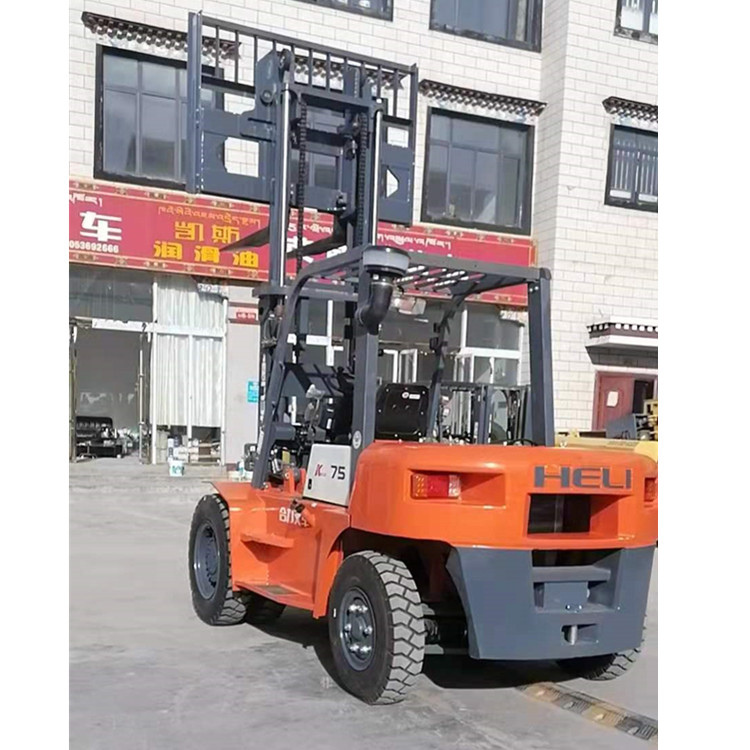 长期供应7.5吨内燃叉车  多功能搬运越野叉车 四轮座驾式防爆叉车  欢迎询价