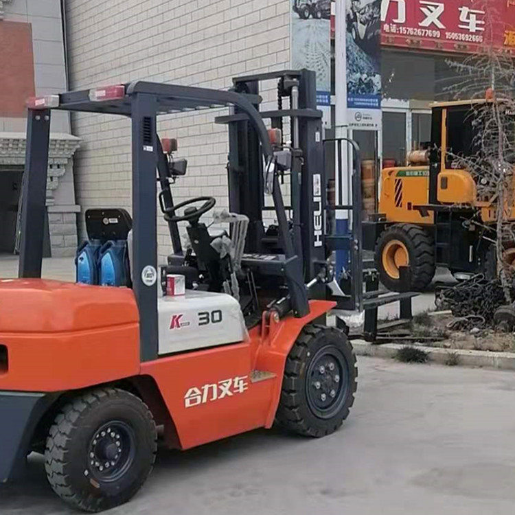 定做各种尺寸内燃叉车 3吨四驱越野叉车  多功能四驱越野叉车  价格实惠