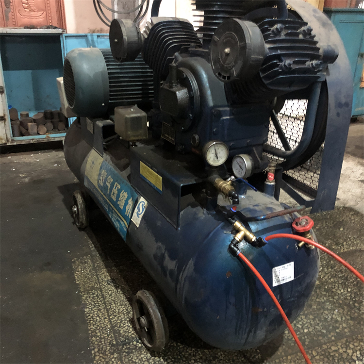 厂家现货4kw 5.5kw 7.5kw 小型活塞式空压机 欢迎来电